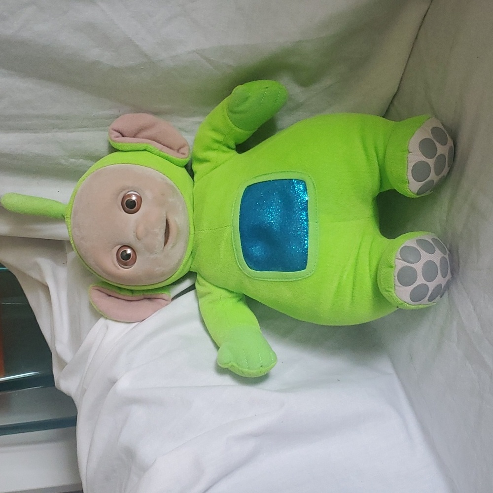 Eden Vintage 1998 Teletubbies Dipsy 13 Inch Green Flocked Face Stuffed Animal